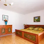 Tesinov בית נופש Protivín